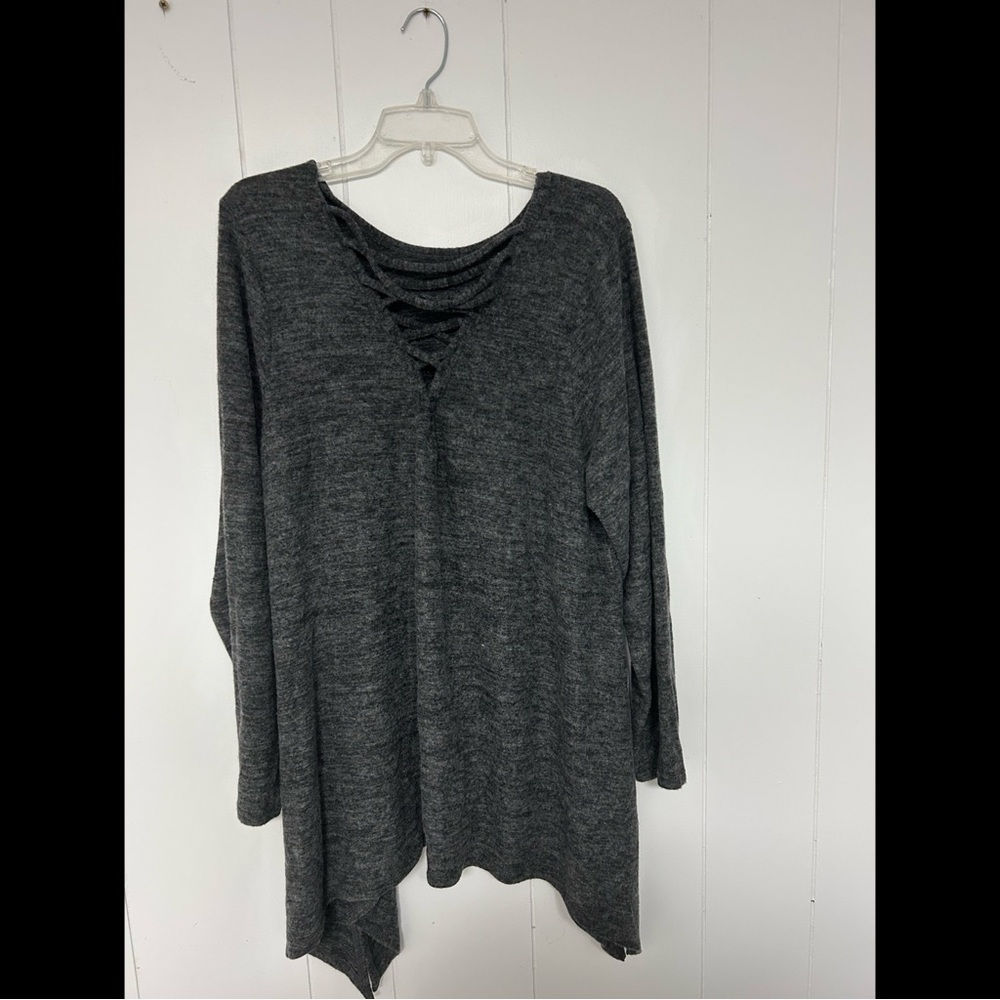 Torrid Super Soft Plush Lace-Up V-neck Tunic
Sweatshirt 3XL